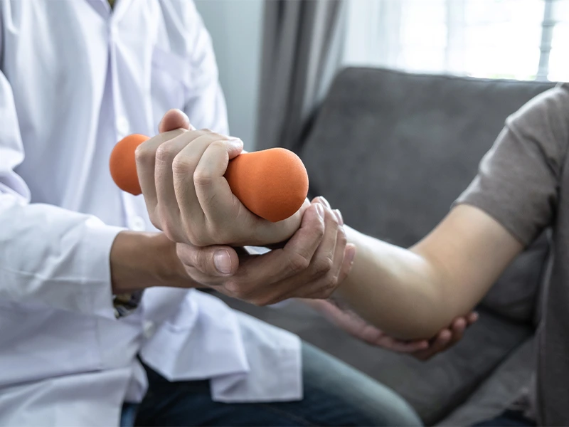 فیزیوتراپی دست در منزل